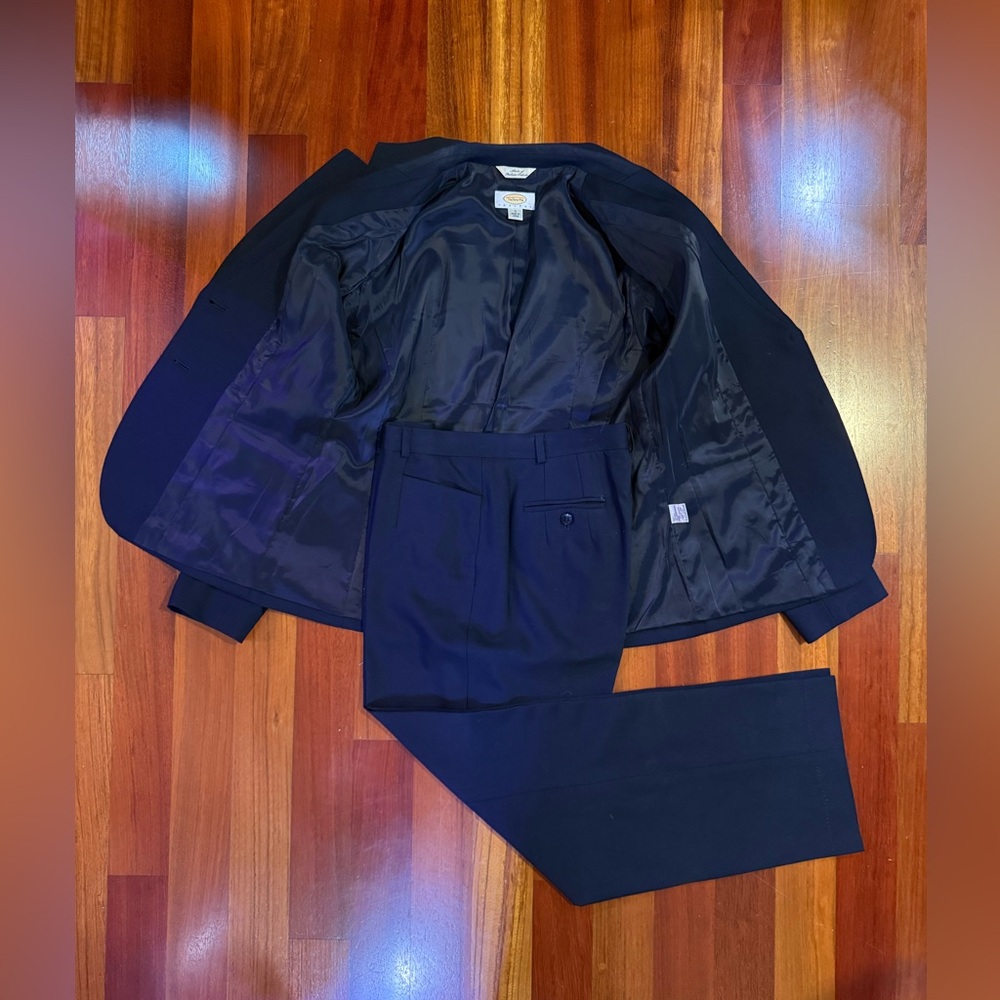 Talbots Classic Women’s Navy Wool Suit, 8P - Picture 2 of 12